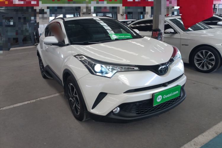 Used Toyota C-HR 2018 2.0L Leading with Sunroof China VI Standard Front Right 45 Deg
