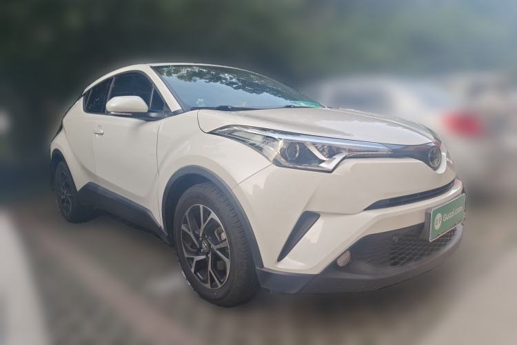 Used Toyota C-HR 2018 2.0L Leading with Sunroof China VI Standard Front Right 45 Deg