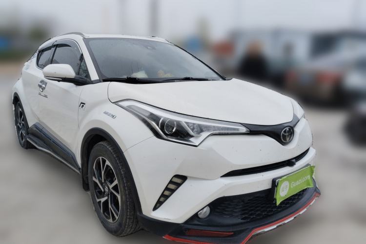 Used Toyota C-HR 2018 2.0L Leading with Sunroof China VI Standard Front Right 45 Deg