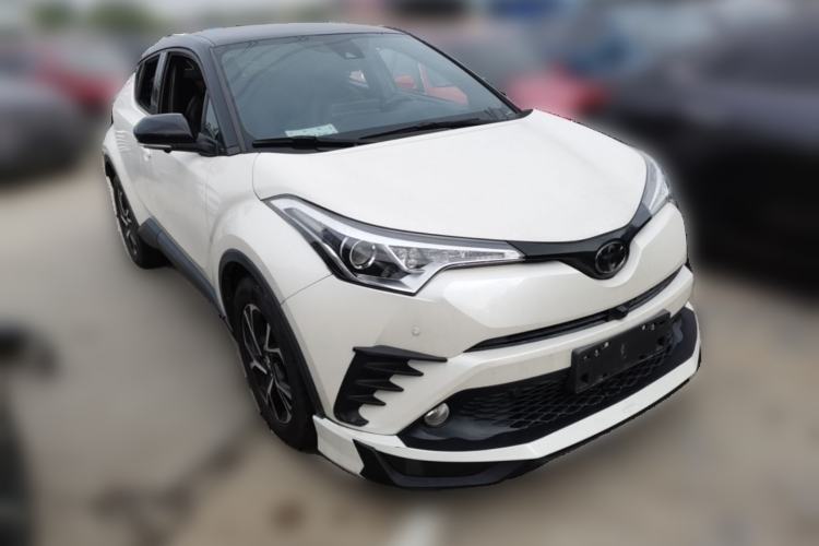 Used Toyota C-HR 2018 2.0L Luxury Edition China VI Standard Front Right 45 Deg