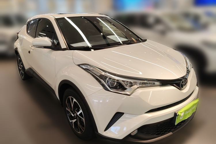 Used Toyota C-HR 2018 2.0L Leading with Sunroof China VI Standard Front Right 45 Deg