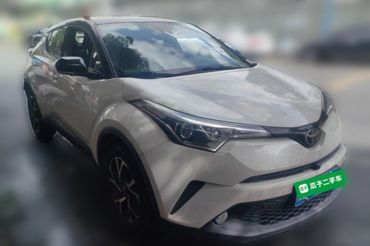 Used Toyota C-HR 2018 2.0L Leading Edition China VI Front Right 45 Deg