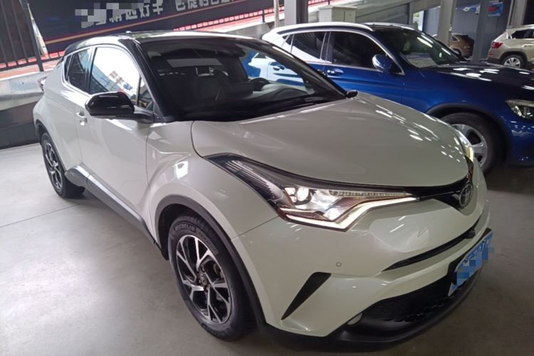 Used Toyota C-HR 2018 2.0L Flagship Version China V Standard Front Right 45 Deg