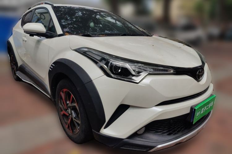 Used Toyota C-HR 2018 2.0L Coolway Leading Edition China V Standard Front Right 45 Deg