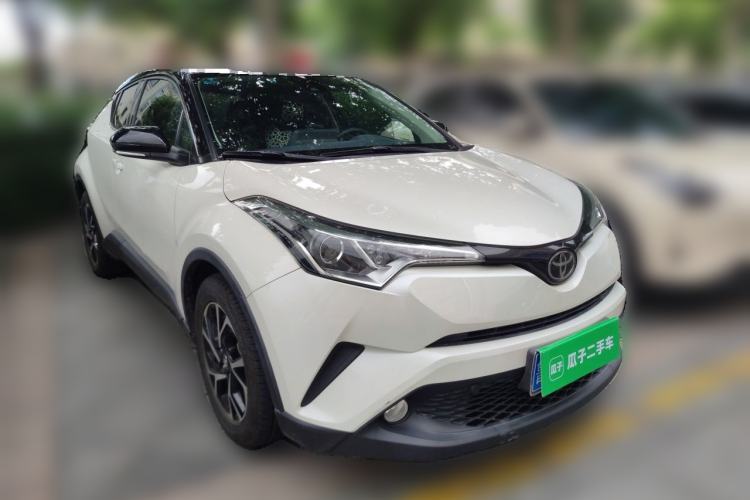 Used Toyota C-HR 2018 2.0L Leading with Sunroof China VI Standard Front Right 45 Deg