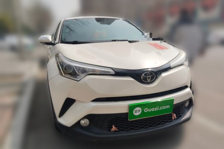 Used Toyota C-HR 2018 2.0L Leading Edition China VI Front Right 45 Deg