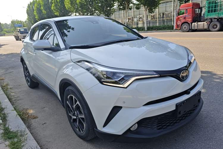 Used Toyota C-HR 2018 2.0L Luxury Edition China V Standard Front Right 45 Deg