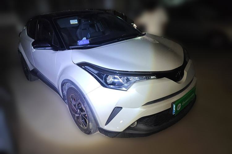 Used Toyota C-HR 2018 2.0L Leading Edition China VI Front Right 45 Deg