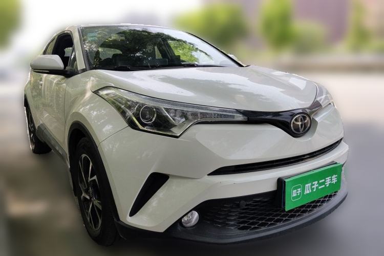 Used Toyota C-HR 2018 2.0L Leading Edition China V-standard Front Right 45 Deg
