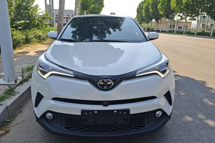 Used Toyota C-HR 2018 2.0L Luxury Edition China V Standard Front