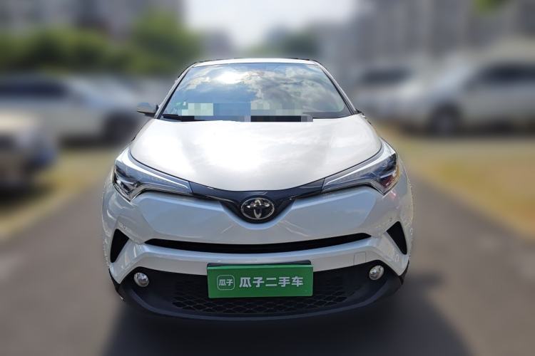 Used Toyota C-HR 2018 2.0L Luxury Sunroof Version China V Emission Standard Front