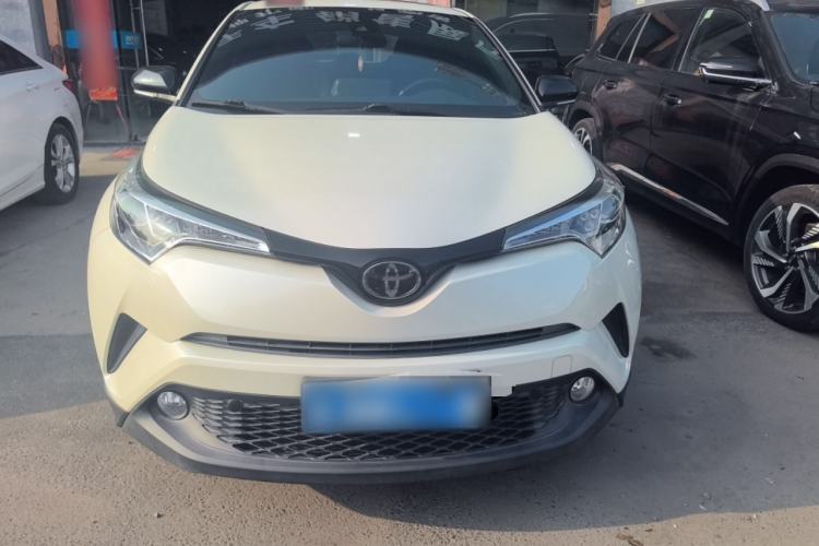 Used Toyota C-HR 2018 2.0L Leading with Sunroof China VI Standard Front