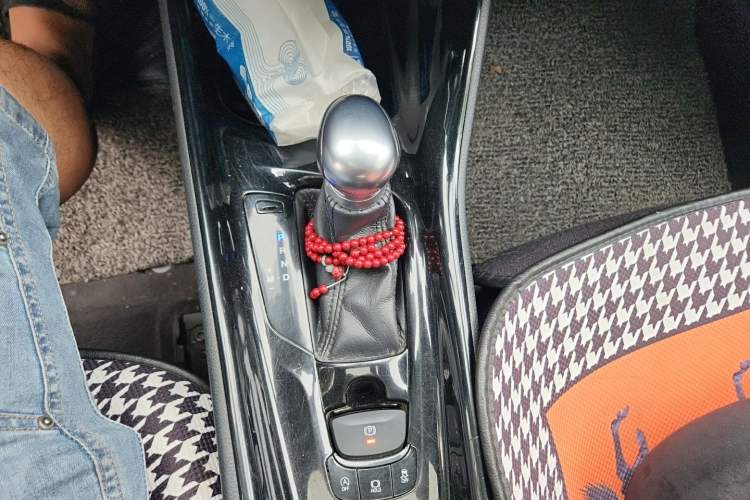 Used Toyota C-HR 2018 2.0L Leading with Sunroof China VI Standard Gear Lever