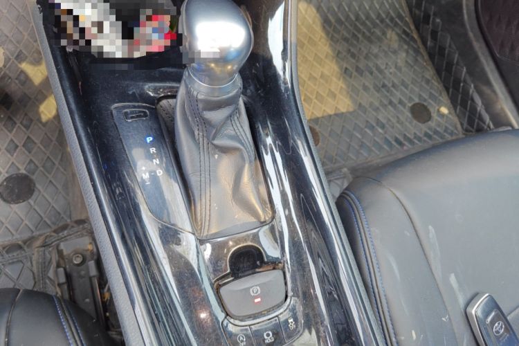 Used Toyota C-HR 2018 2.0L Leading with Sunroof China VI Standard Gear Lever