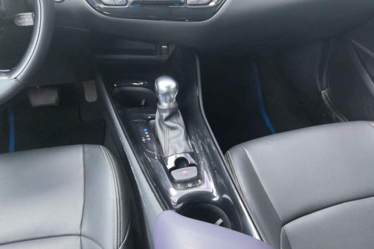 Used Toyota C-HR 2018 2.0L CoolRun Luxury Edition China V Standard Gear Lever