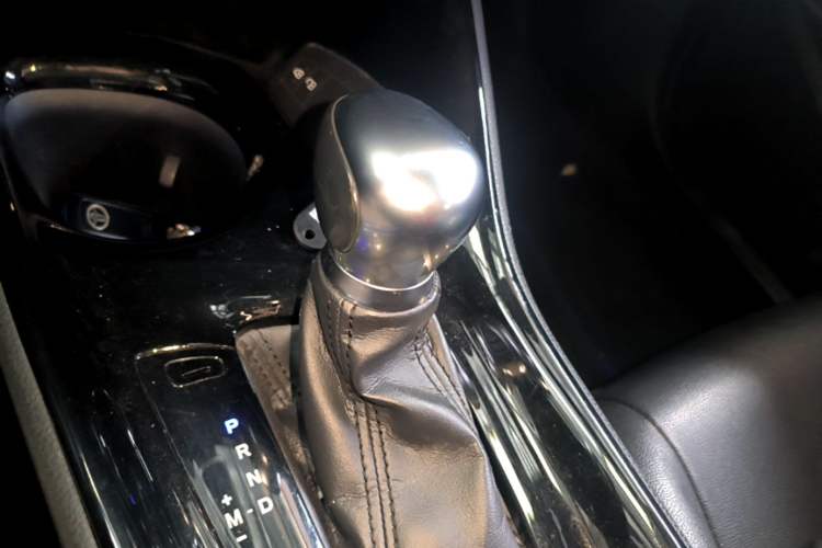 Used Toyota C-HR 2018 2.0L Flagship Sunroof Version China V Standard Gear Lever