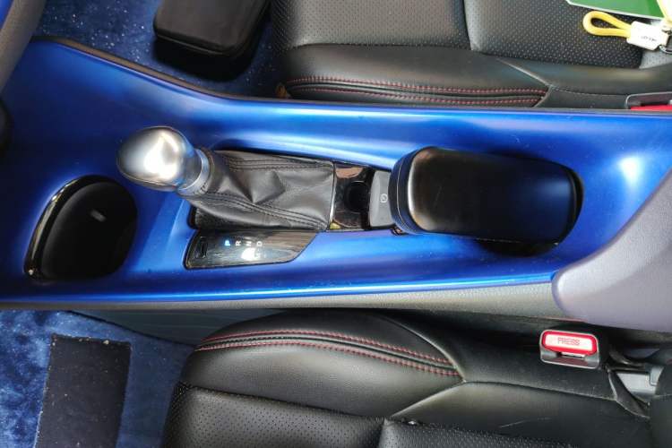 Used Toyota C-HR 2018 2.0L Leading with Sunroof China VI Standard Gear Lever