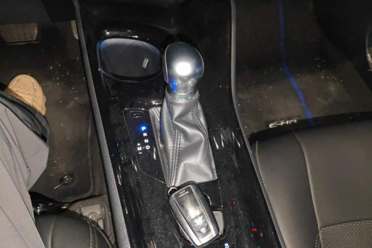 Used Toyota C-HR 2018 2.0L Leading with Sunroof China V Standard Gear Lever