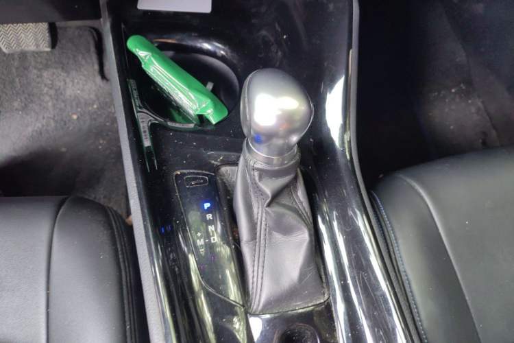 Used Toyota C-HR 2018 2.0L Leading Edition China V-standard Gear Lever