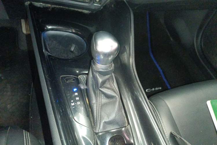 Used Toyota C-HR 2018 2.0L Leading with Sunroof China VI Standard Gear Lever