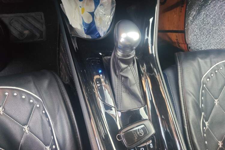 Used Toyota C-HR 2018 2.0L Leading with Sunroof China VI Standard Gear Lever