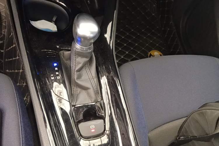 Used Toyota C-HR 2018 2.0L Leading Edition China VI Gear Lever