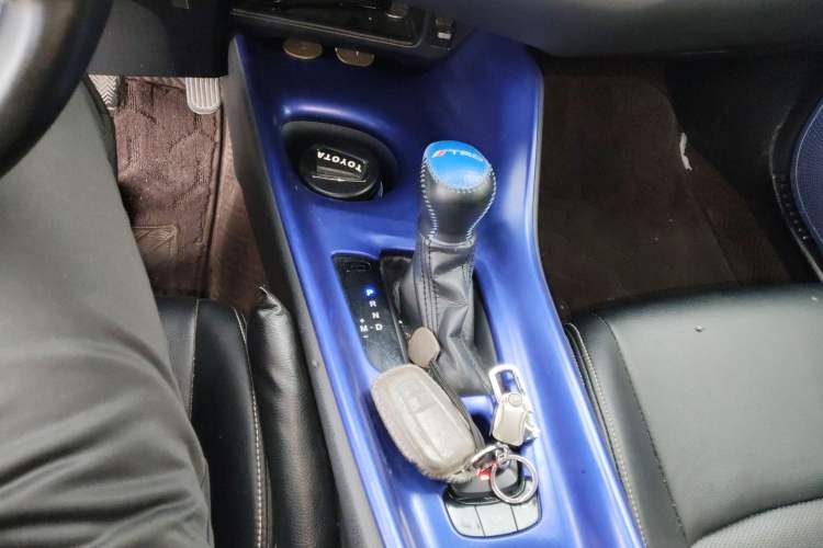 Used Toyota C-HR 2018 2.0L Leading with Sunroof China VI Standard Gear Lever