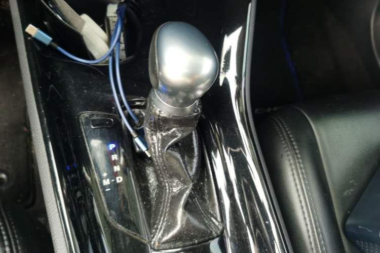 Used Toyota C-HR 2018 2.0L Leading with Sunroof China VI Standard Gear Lever