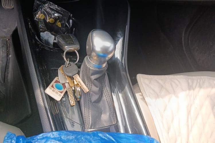 Used Toyota C-HR 2018 2.0L Leading with Sunroof China VI Standard Gear Lever