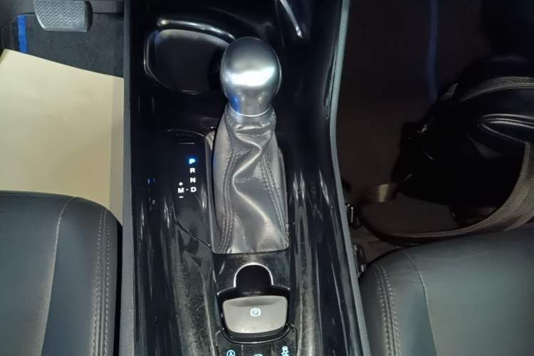 Used Toyota C-HR 2018 2.0L Flagship Version China V Standard Gear Lever