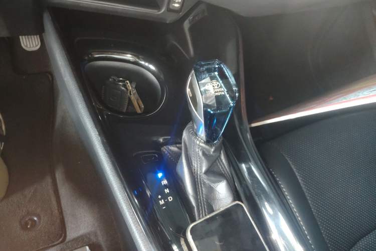 Used Toyota C-HR 2018 2.0L Leading with Sunroof China VI Standard Gear Lever