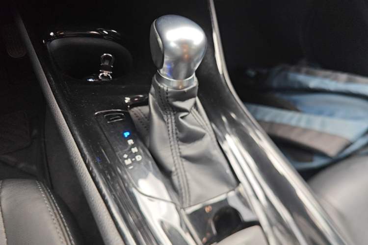 Used Toyota C-HR 2018 2.0L Flagship Version China V Standard Gear Lever