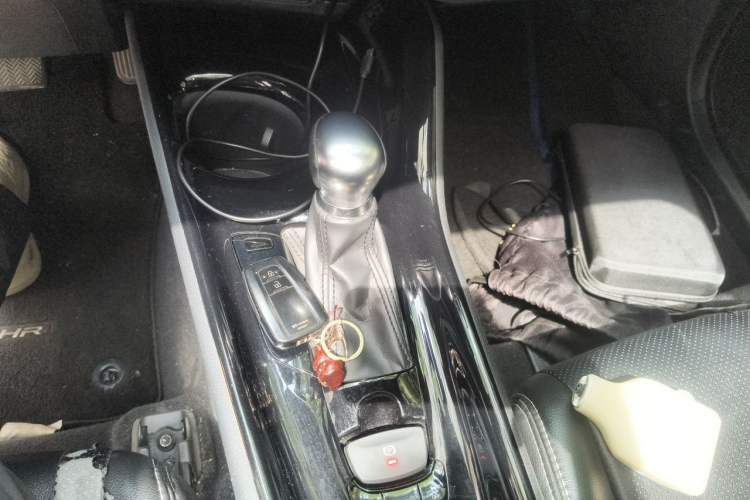 Used Toyota C-HR 2018 2.0L Leading with Sunroof China V Standard Gear Lever