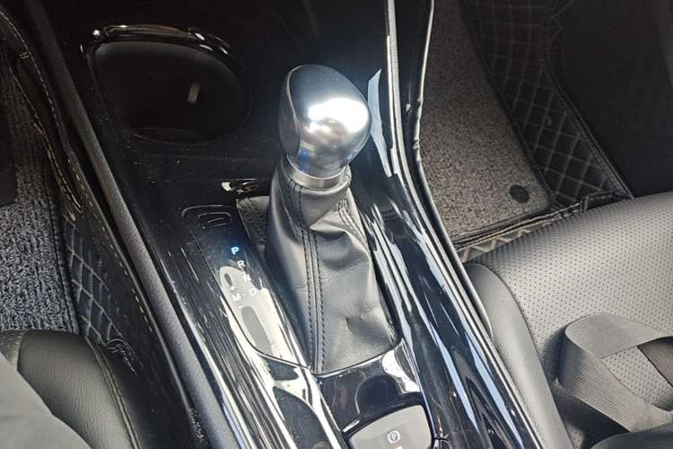 Used Toyota C-HR 2018 2.0L Leading Edition China V-standard Gear Lever