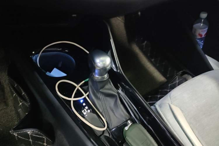 Used Toyota C-HR 2018 2.0L Leading with Sunroof China V Standard Gear Lever
