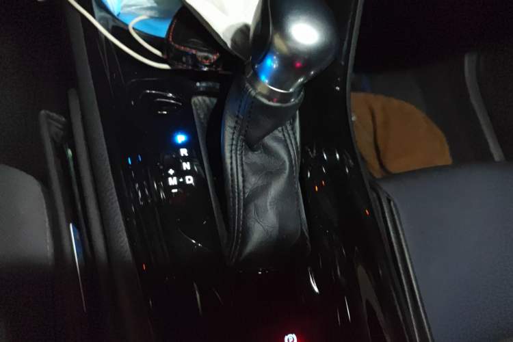 Used Toyota C-HR 2018 2.0L Leading Edition China VI Gear Lever