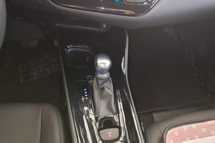 Used Toyota C-HR 2018 2.0L Luxury Edition China V Standard Gear Lever