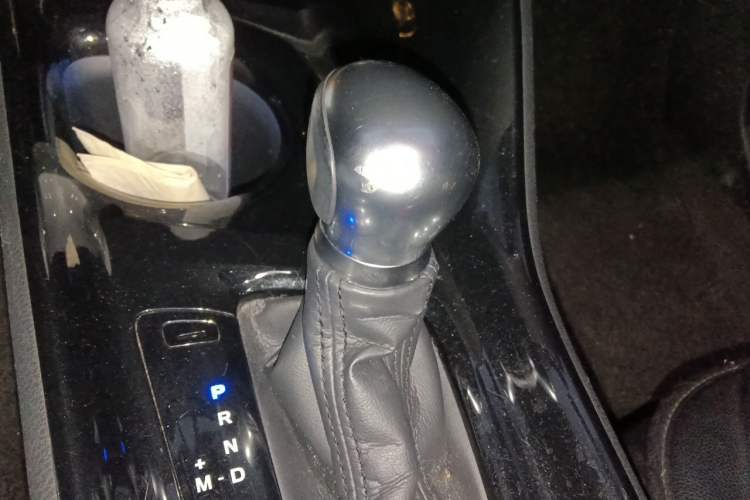 Used Toyota C-HR 2018 2.0L Leading with Sunroof China VI Standard Gear Lever