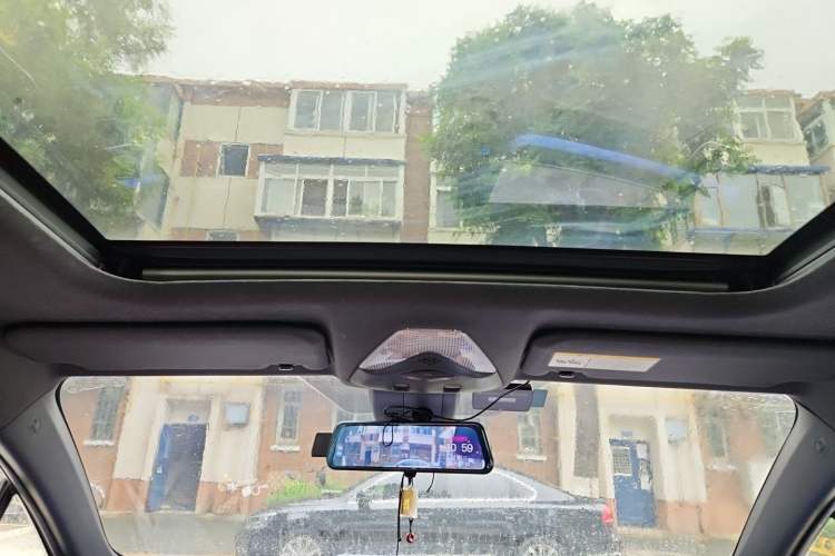 Used Toyota C-HR 2018 2.0L Leading with Sunroof China VI Standard Headliner