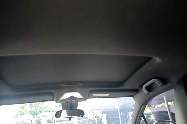 Used Toyota C-HR 2018 2.0L Flagship Sunroof Version China V Standard Headliner