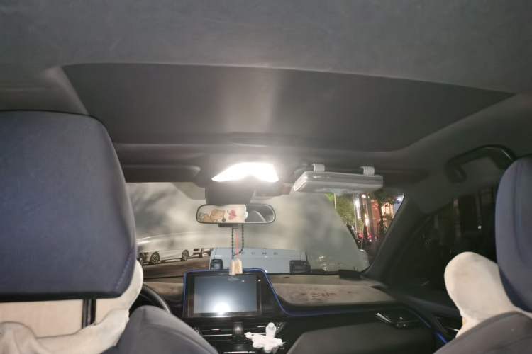 Used Toyota C-HR 2018 2.0L Leading with Sunroof China V Standard Headliner