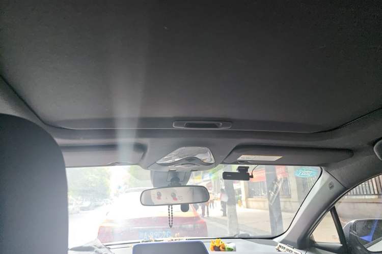 Used Toyota C-HR 2018 2.0L Leading with Sunroof China VI Standard Headliner
