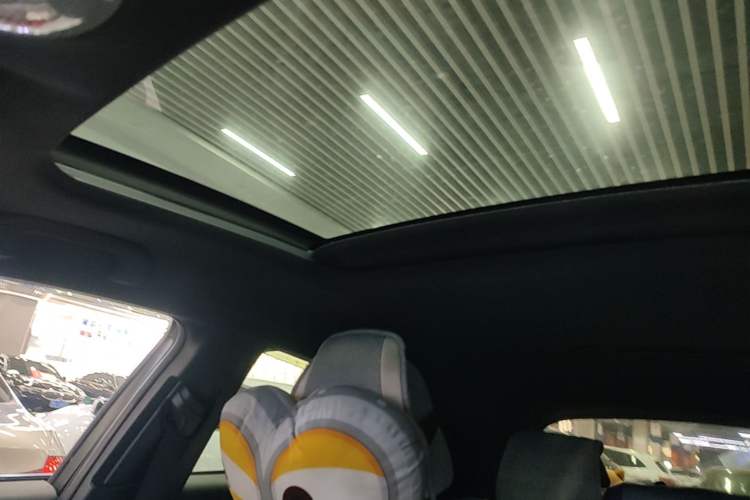 Used Toyota C-HR 2018 2.0L Leading with Sunroof China V Standard Headliner