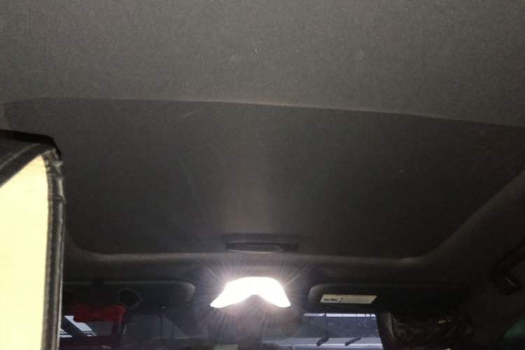 Used Toyota C-HR 2018 2.0L Leading with Sunroof China VI Standard Headliner