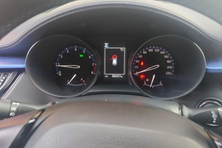 Used Toyota C-HR 2018 2.0L Leading with Sunroof China VI Standard Instrument Cluster