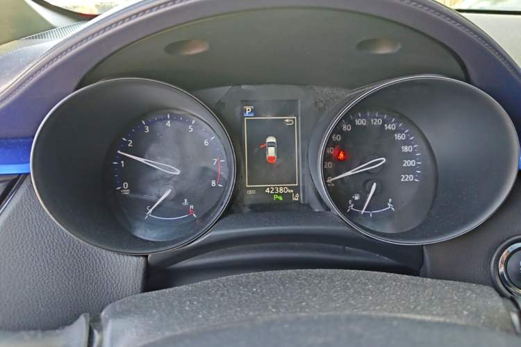 Used Toyota C-HR 2018 2.0L Luxury Sunroof Version China V Emission Standard Instrument Cluster