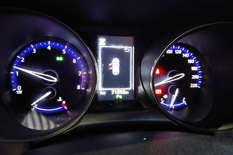 Used Toyota C-HR 2018 2.0L Luxury Sunroof Version China V Emission Standard Instrument Cluster