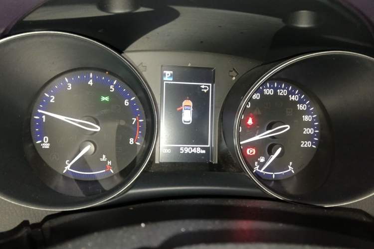 Used Toyota C-HR 2018 2.0L Leading with Sunroof China VI Standard Instrument Cluster