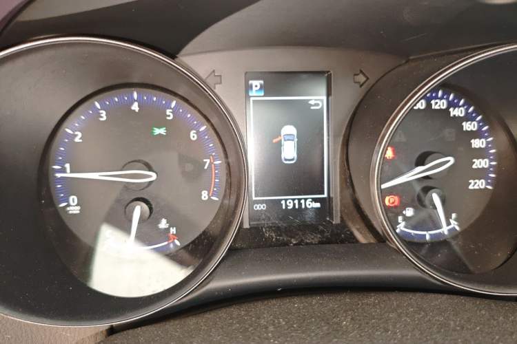 Used Toyota C-HR 2018 2.0L Leading with Sunroof China VI Standard Instrument Cluster