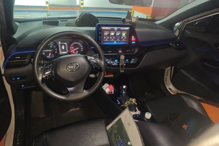 Used Toyota C-HR 2018 2.0L Leading Edition China VI Interior 2
